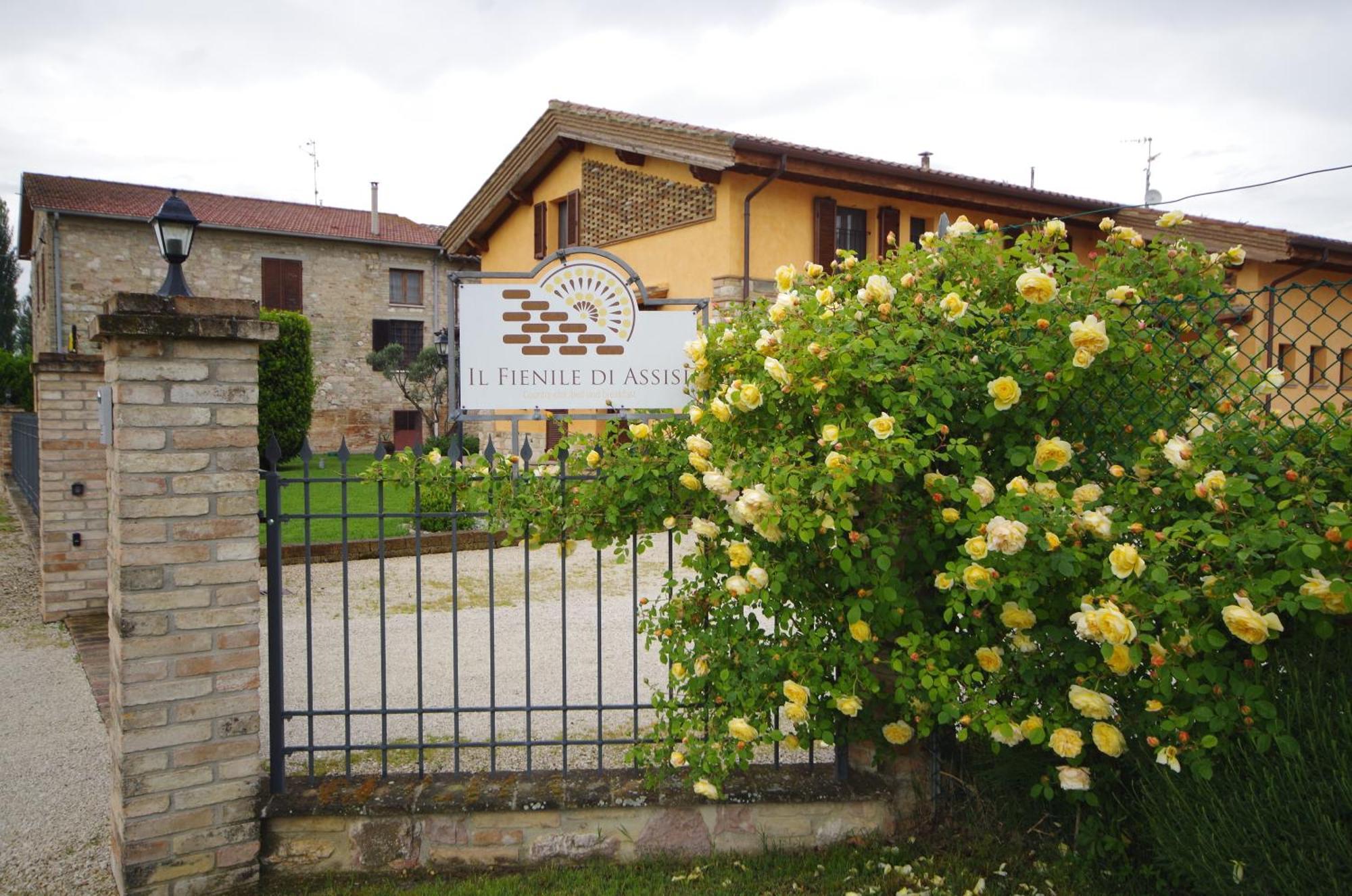 Il Fienile Di Assisi Villa Exterior photo
